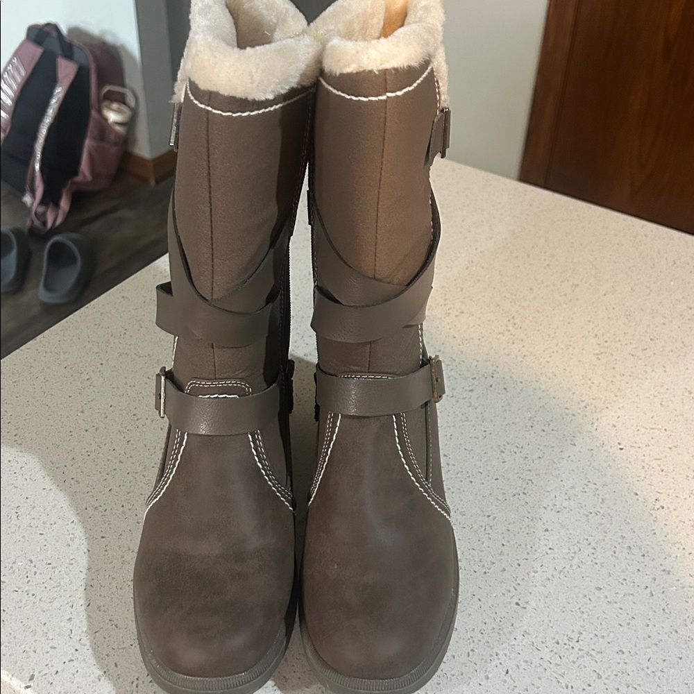 Totes Brown Heeled Boots with Cream Lining
